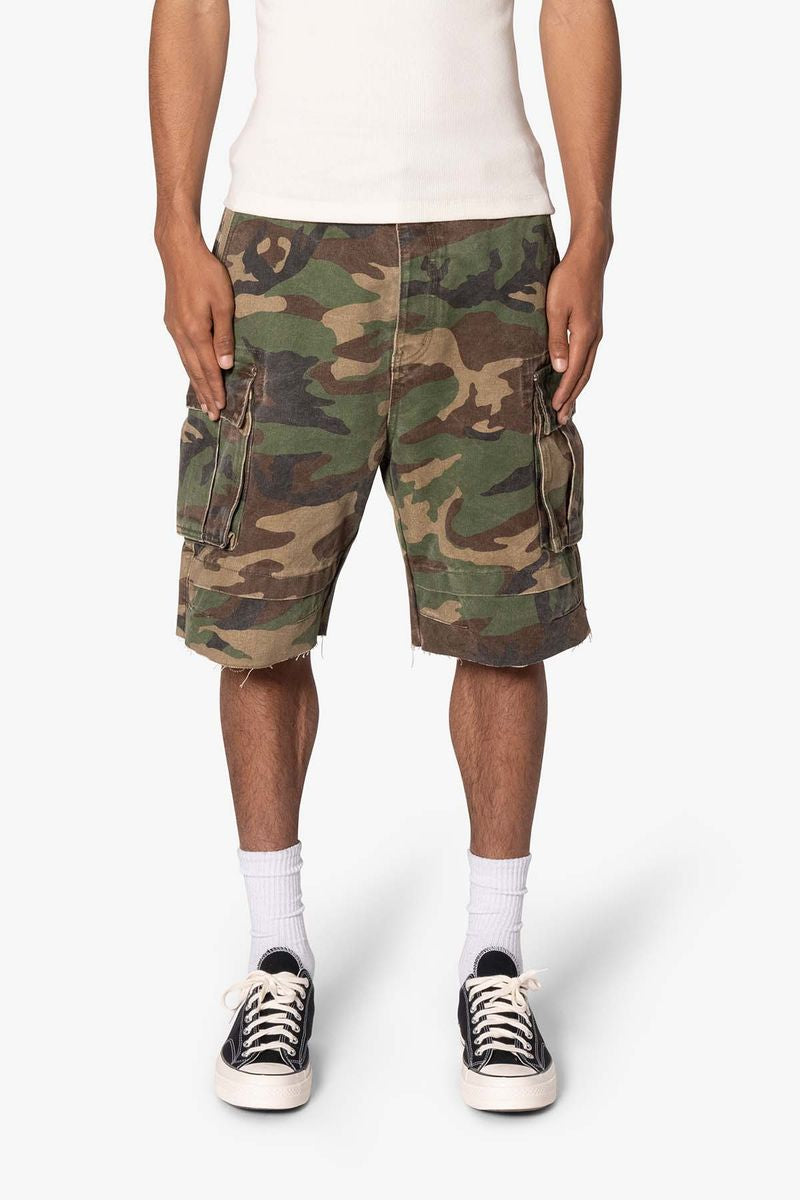 MNML - Ultra Baggy Cargo Shorts - Camo